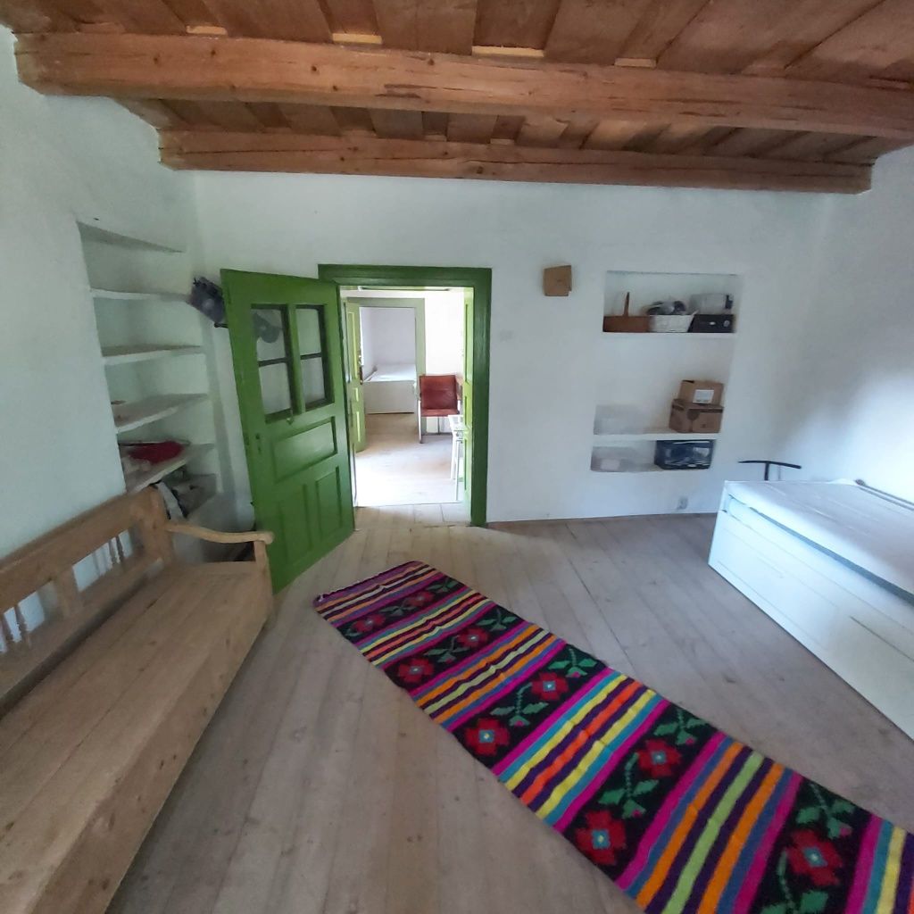 De vânzare casa tradițională Localitatea Comăna de Sus, Brașov .
