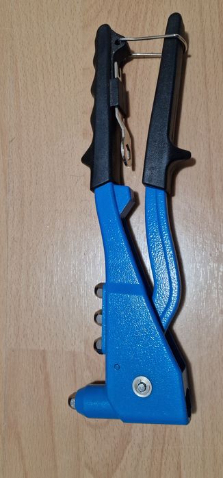 Clește de niuit Unior 1300