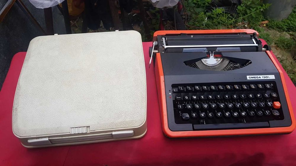 Масивни Ретро - Шкафове Огледало- Закачалка-Лампа-Фотоапарати- идр.