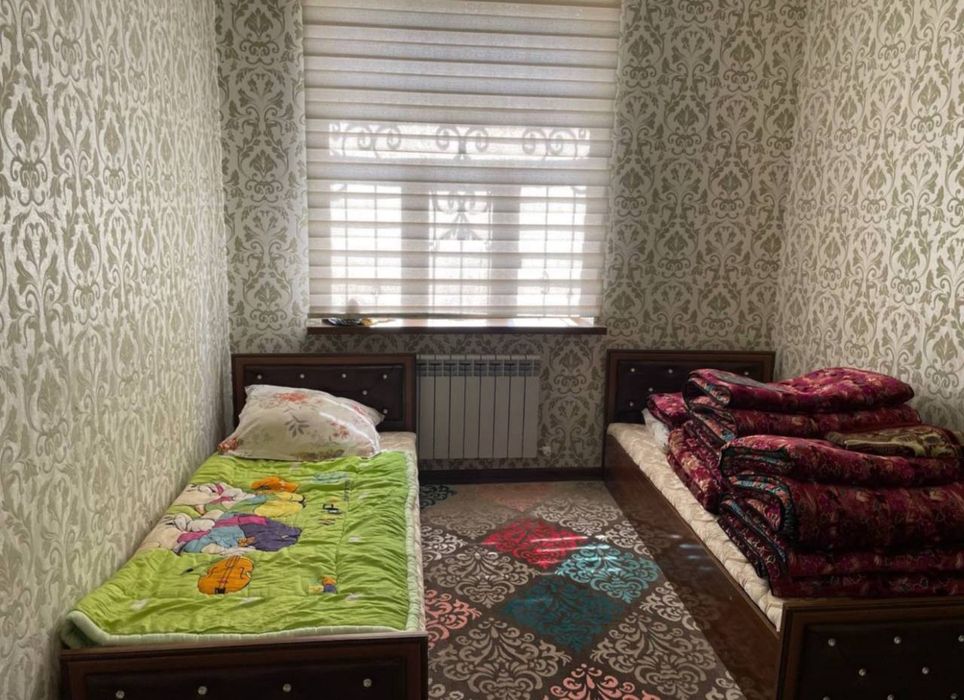 Yashnobod Kadesheva bozori Olmos metrosi yaqinida kvartira bezmakler