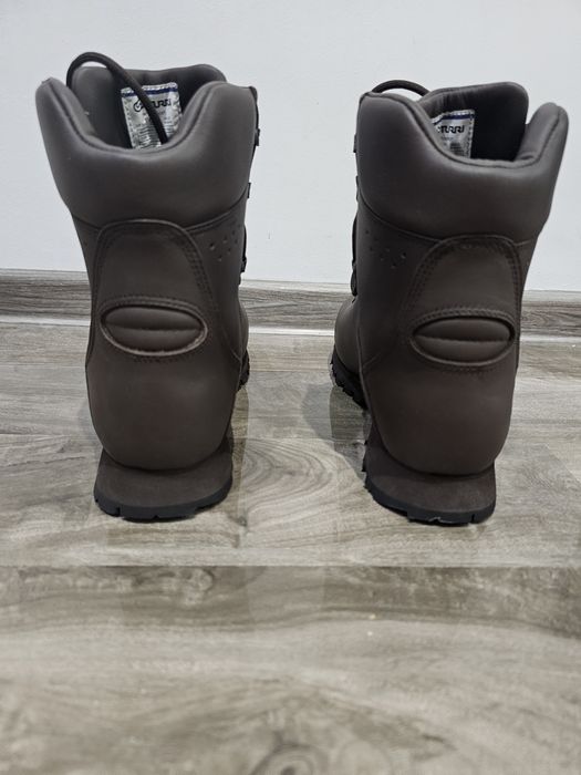 Bocanci militari İturri nr 43, dimensiune talpic 28 cm