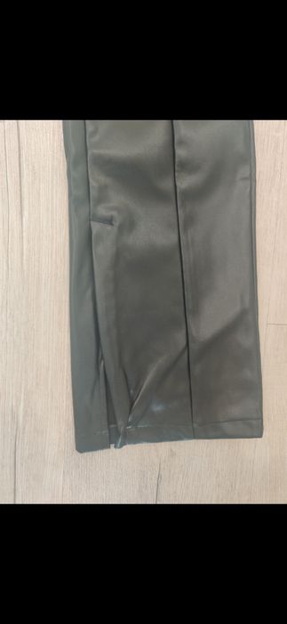 Pantaloni piele evazati, marimea M