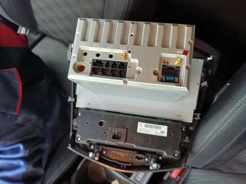 Продам планшет на Нисан Кашкай  в новом кузове или Nissan x-trail