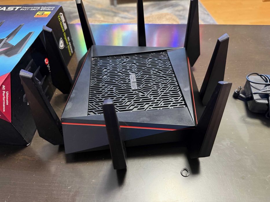 Трибандов Безжичен рутер 802.11ac ASUS RT-AC5300 Freetomato OpenSource