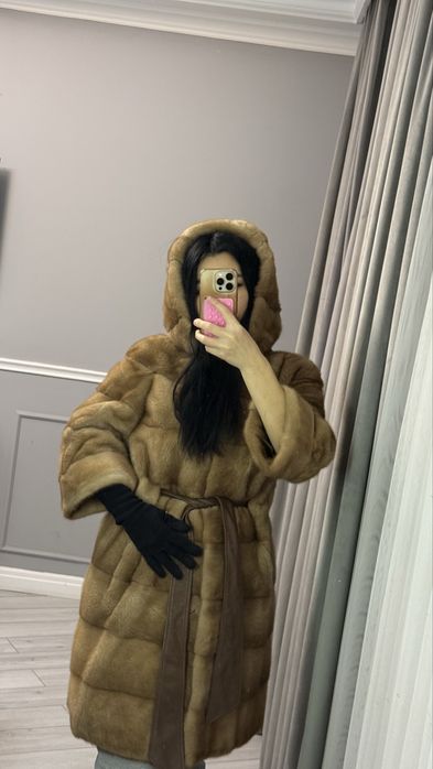 Шуба норковая золотисто-коричневая