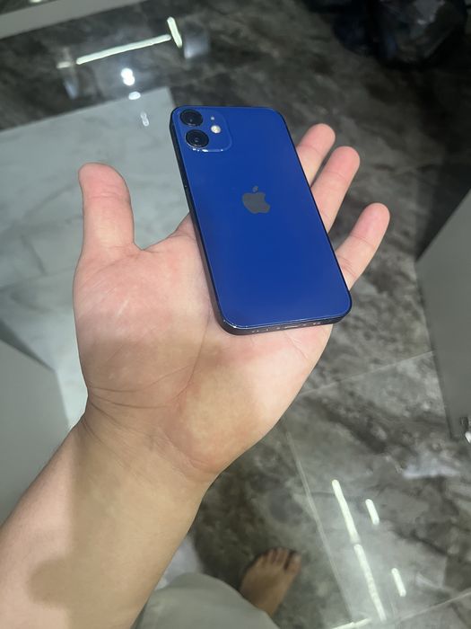 Продается в отличном состояний Iphone 12 mini