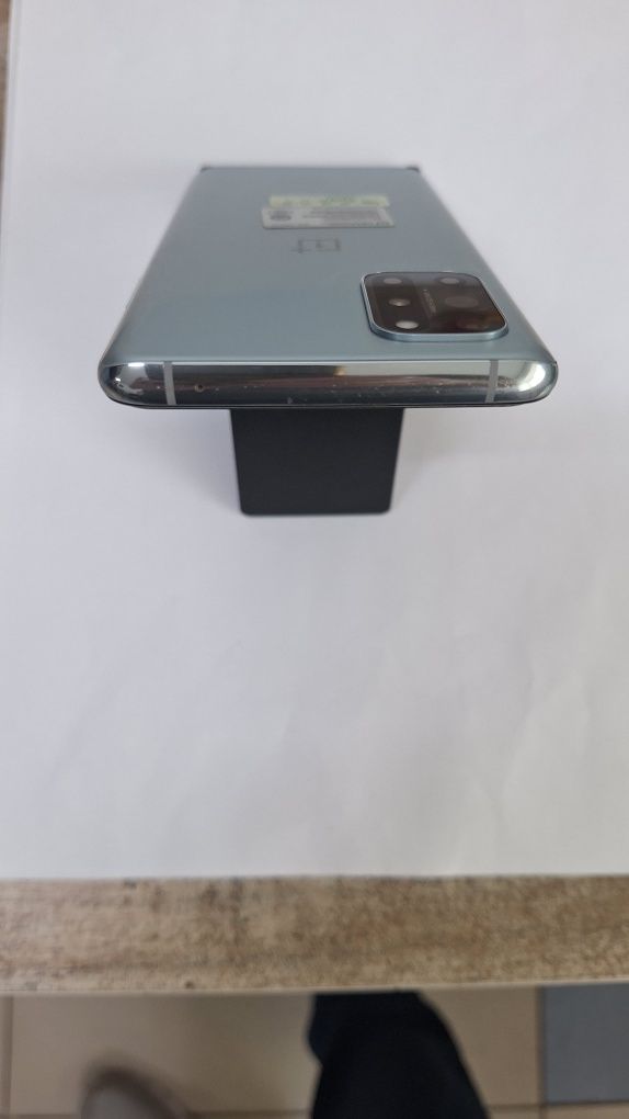 OnePlus 8t  в отличном состоянии
