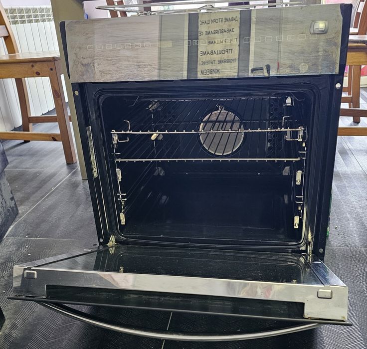 Обява за продажба на вградена фурна

LOFRA