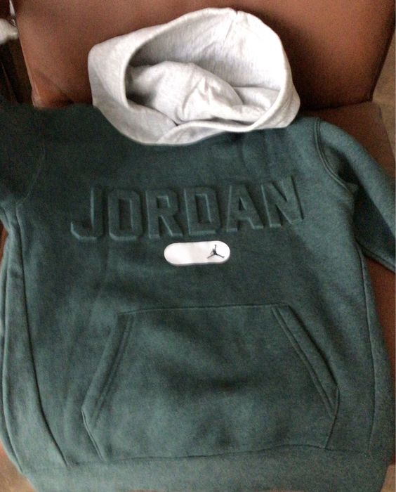 Нови детски суичъри Air Jordan, ватирани