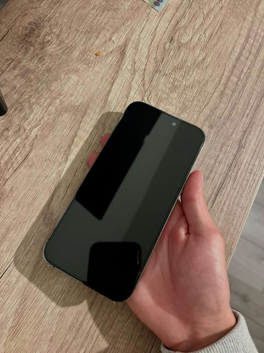 Iphone 14 pro max , 128GB ; 87% sanatatea bateriei.