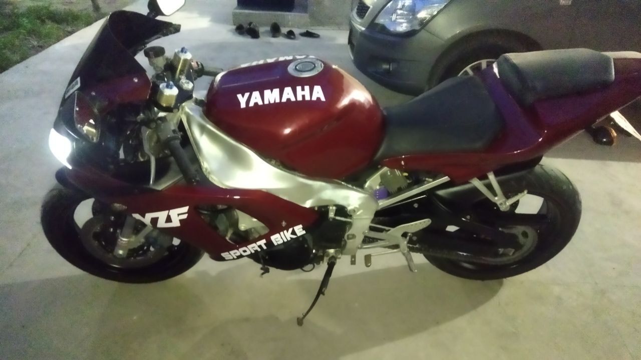 Yamaha R1 sotiladi