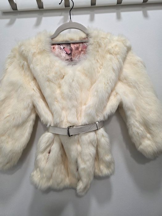 Blana naturala usoara si calduroasa cambrata