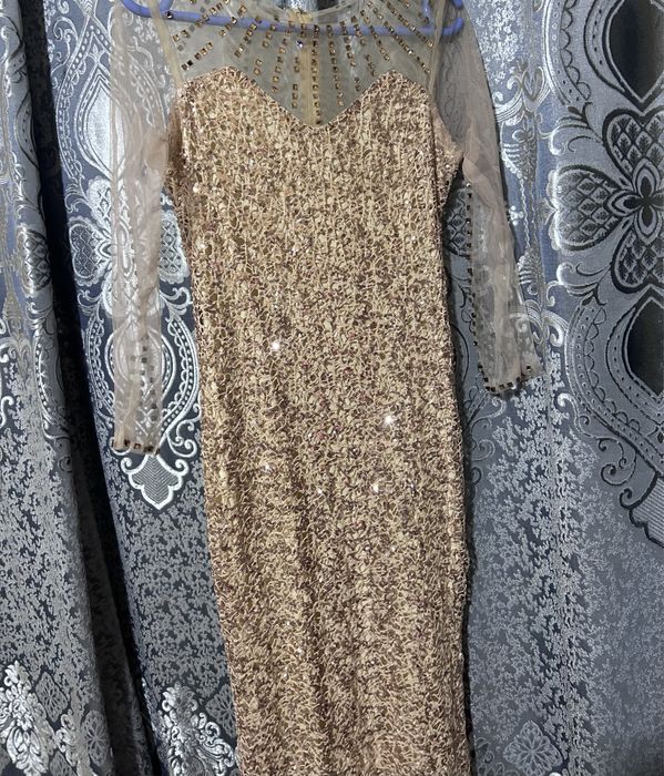 Вечернее платье