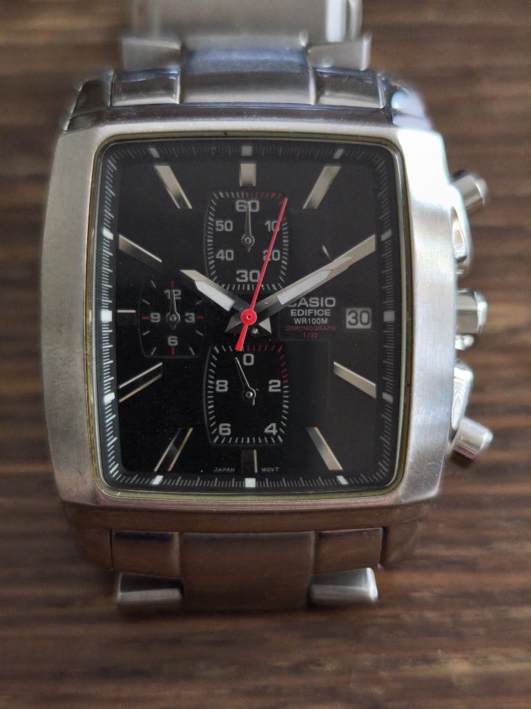 Часовник CASIO Edifice