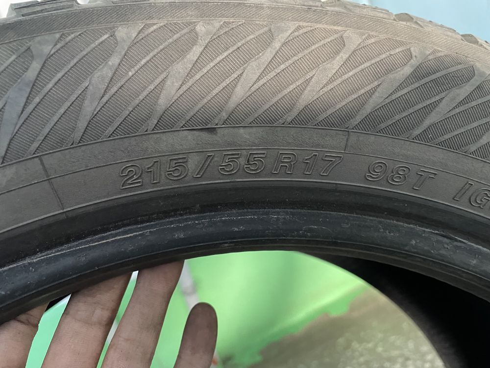 Продам Зимние шины YOKOHAMA 215/55 R17