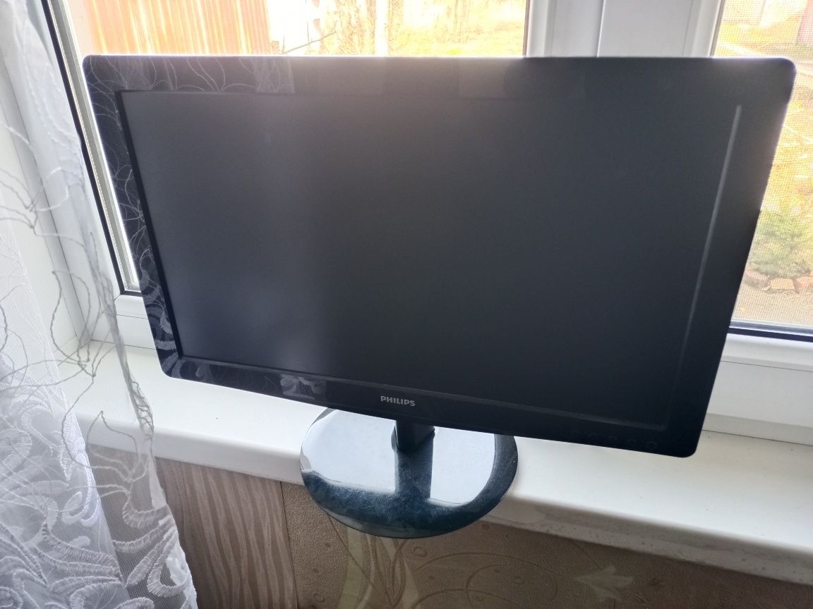 Монитор 18.5" Philips V-line 196V3LSB2/01