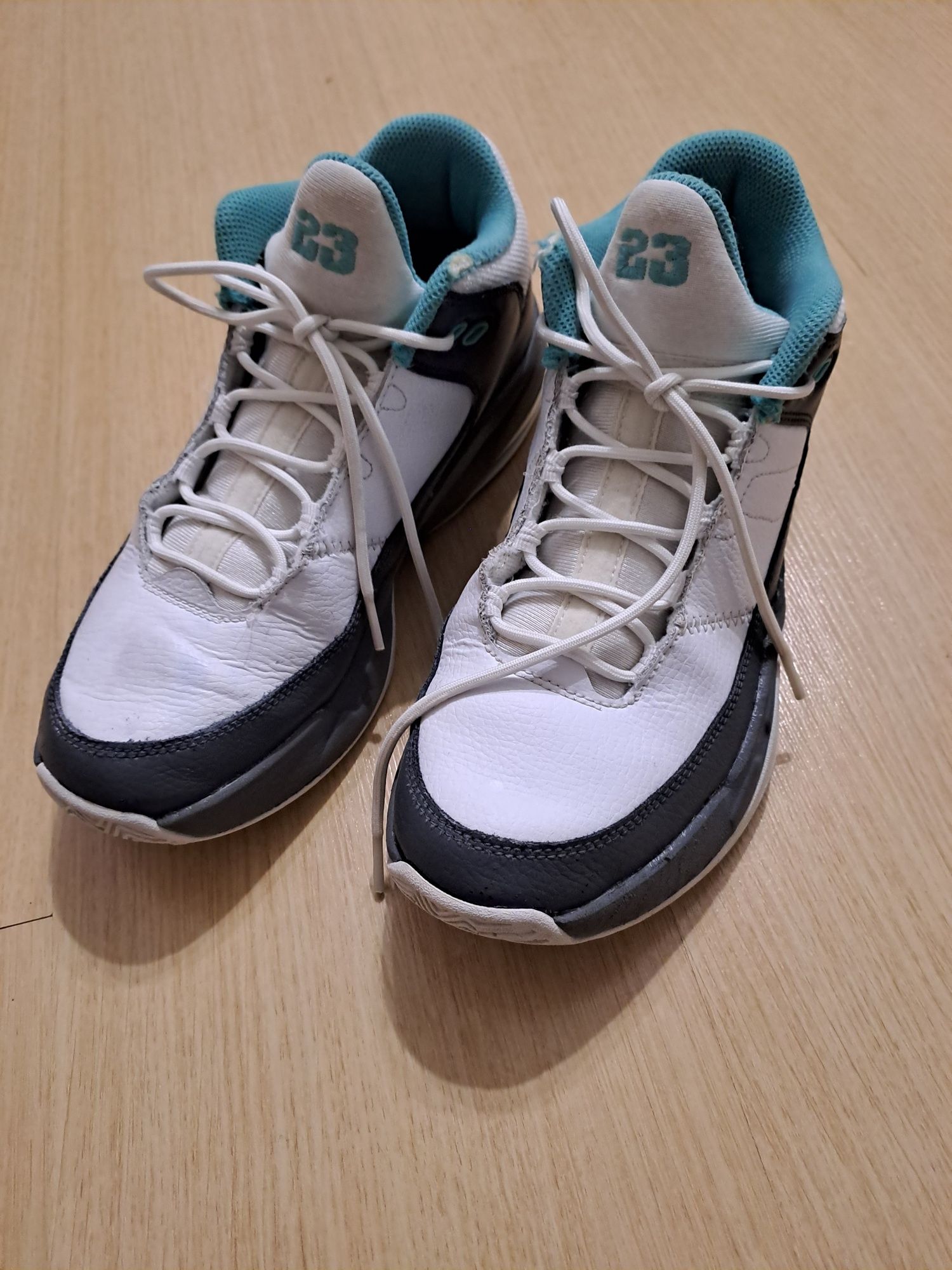 Jordan Max Aura 3