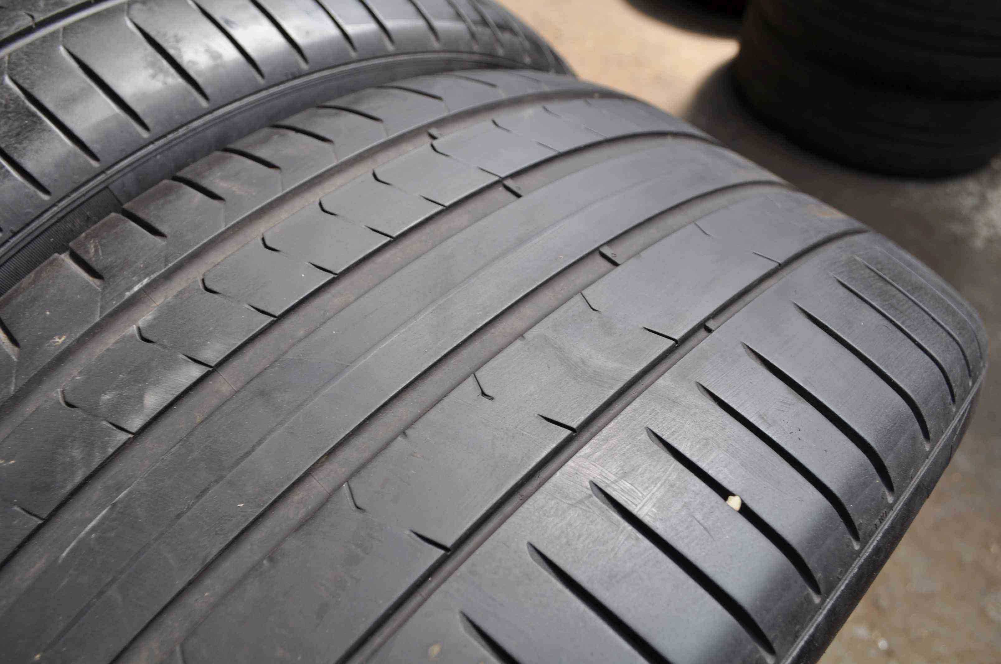 SET 2 Anvelope Vara 305/40 R20 PIRELLI P Zero PZ4  Runflat