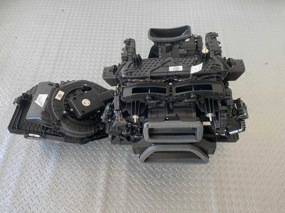 Нов модул панел климатик отопление BMW G60 G61 4B167F7