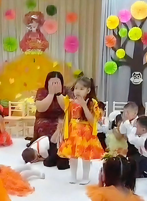 Платье оранжевое на осенний бал