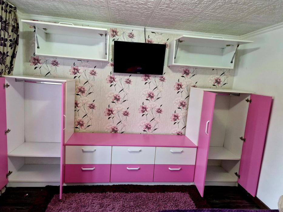 Mobila dormitor aproape noua