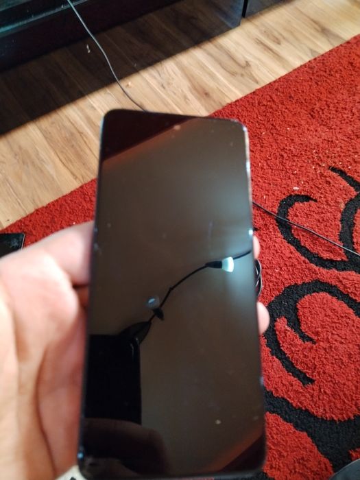 Vând Xbox 360 și două telefoane de piese