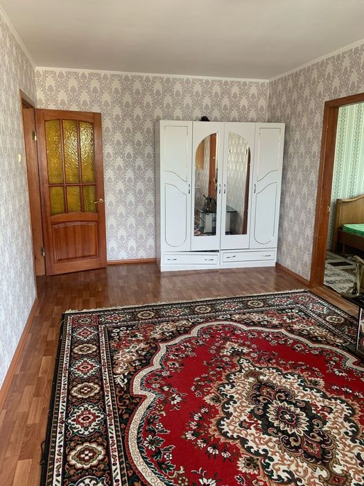 Сдаётся 4 комнатная квартира в центре