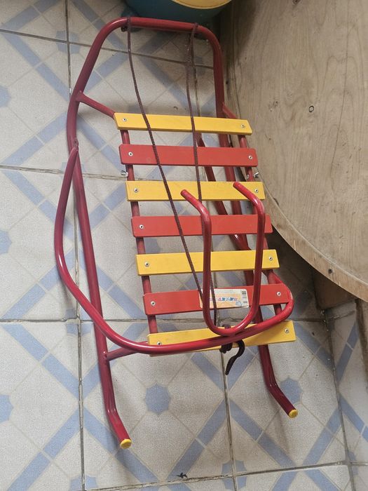 Продаются Санки новые