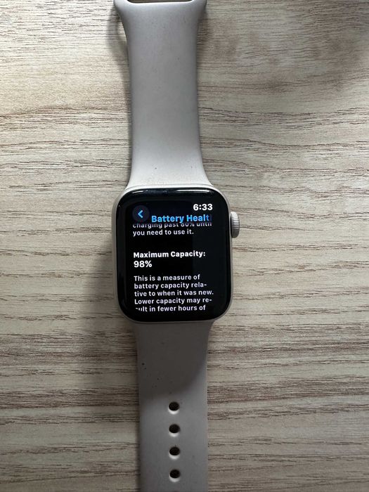 APPLE Watch SE (2nd Gen), 40mm Starlight