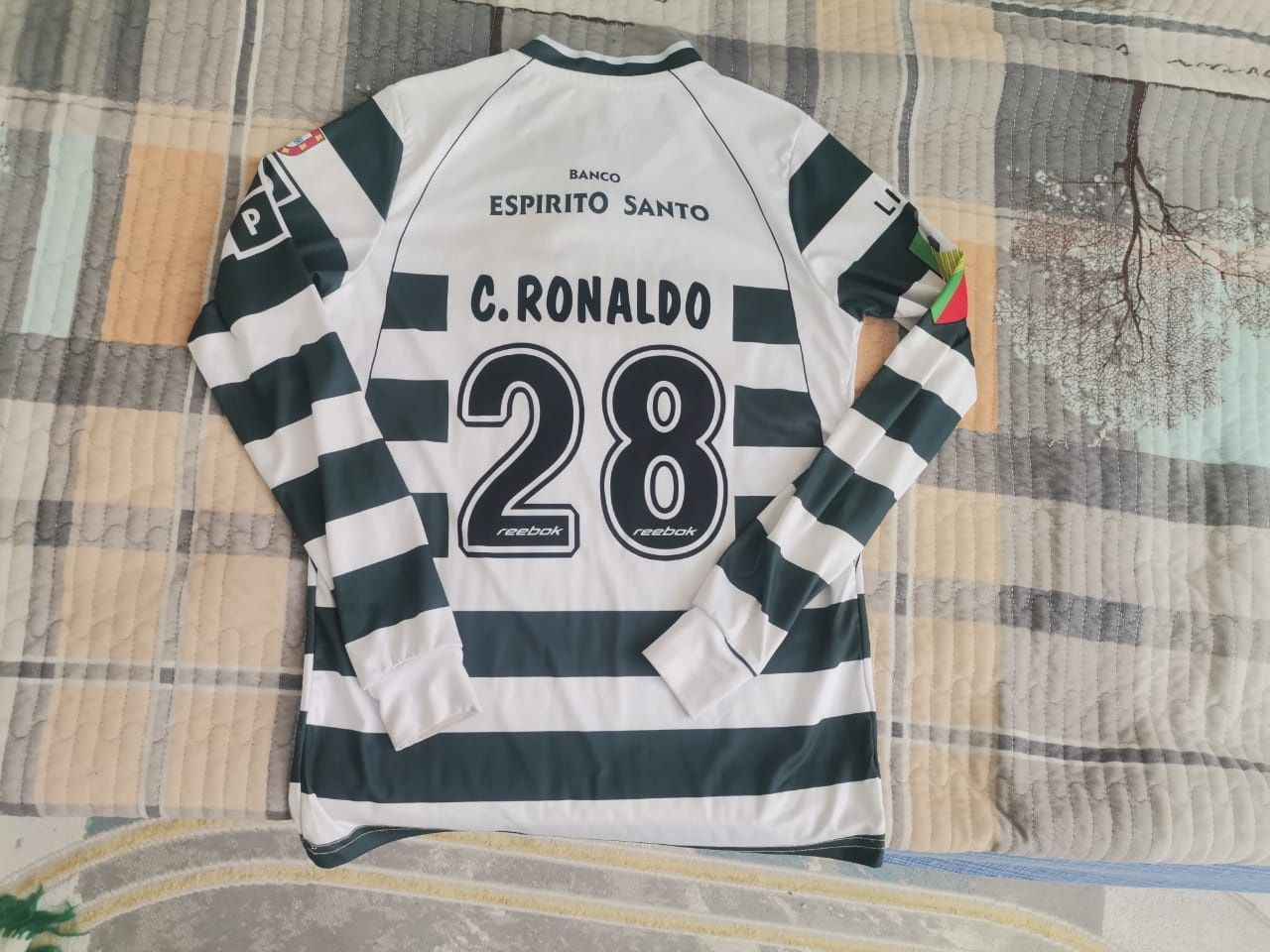 Продам рэтро футбольную форму Sporting