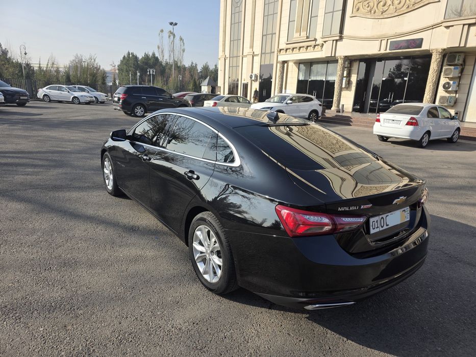 Malibu 2 Premier Q2022 Yil Qora 64000 Prabek