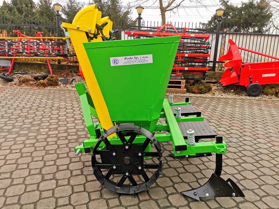 Plantatoare Cartofi Masina Plantat Cartofi Semantoare Cartofi RODA