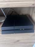 ps4 in stare buna, 3 jocuri, o maneta