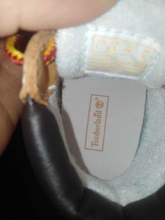 Нови маркови бебешки обувчици