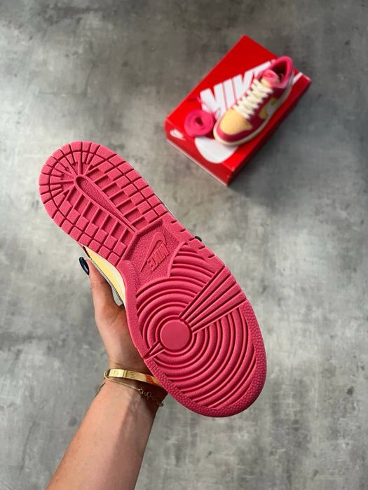 Nike Dunk Low Strawberry Peach Cream   36-40