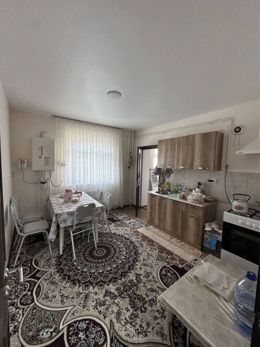 Сергили 9-худудда 3 хонали квартира сотилади