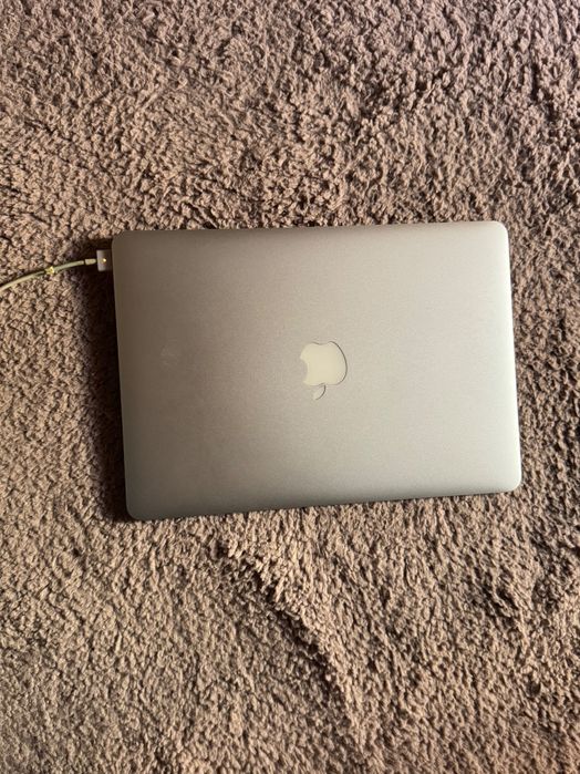 Macbook air 13 negociabil
