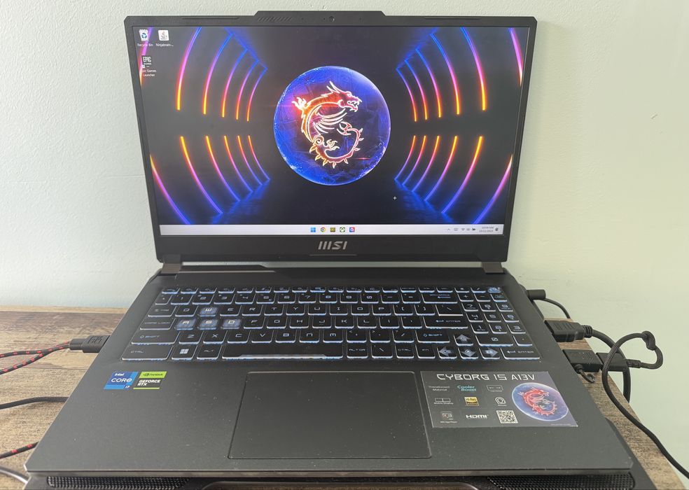 Гейминг лаптоп MSI - Cyborg 15 A13VEK.