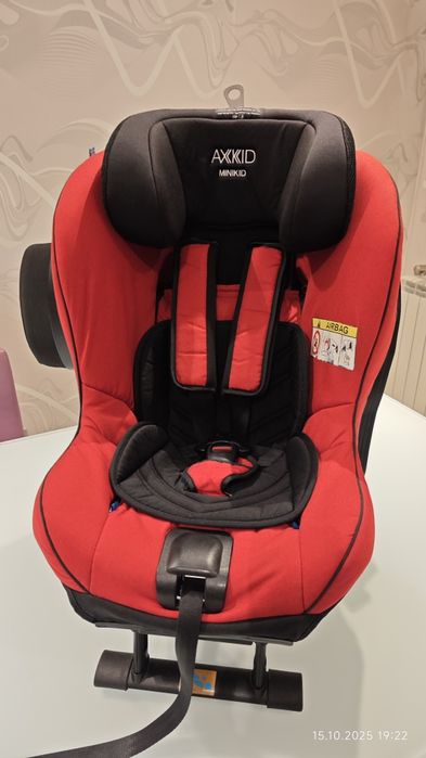 Scaun Auto AXKID Minikid 2 - de la 6 luni la 6 ani