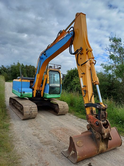 Excavator pe senile Hyundai robex 140