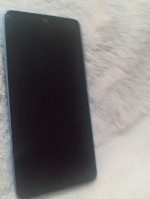 Redmi 13 holati zur srochna sotiladi