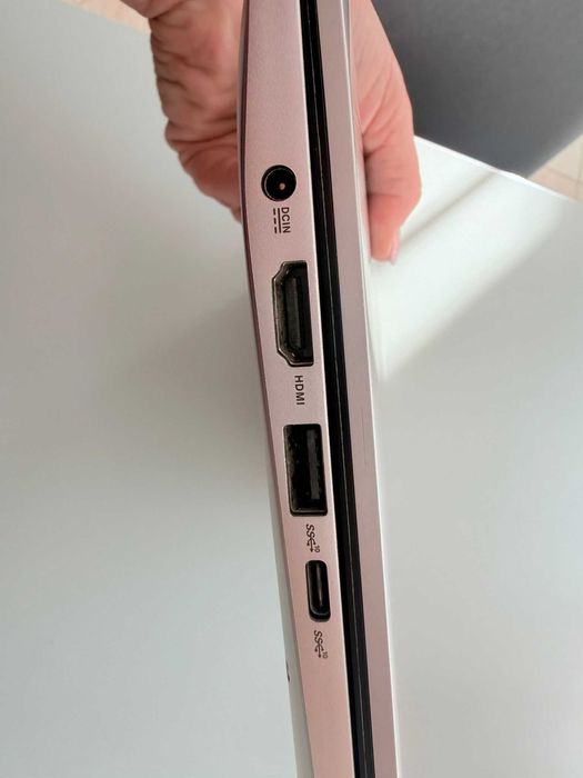 Laptop ultraportabil ASUS Zenbook 14