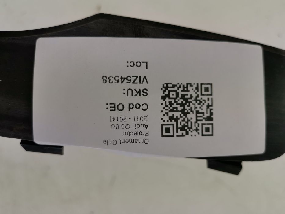 Орнамент Решетка Проектор Ауди Q3 8U [ - ] Оригинален В Добро Състояни