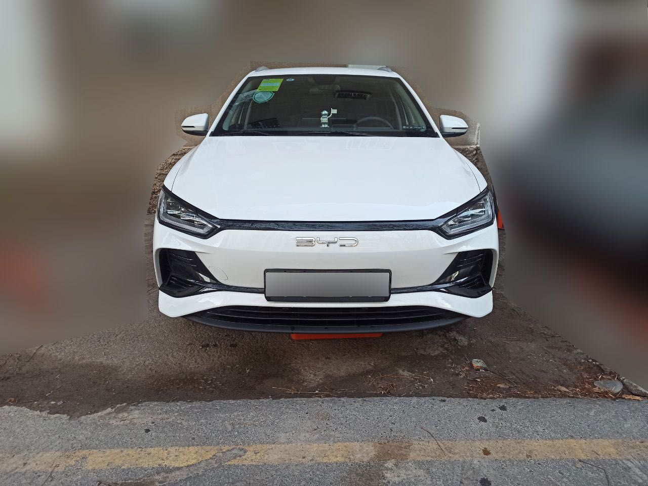 Продам свой BYD E2 Luxury (2023). Отл. сост. Белый. 8200 км пробег.