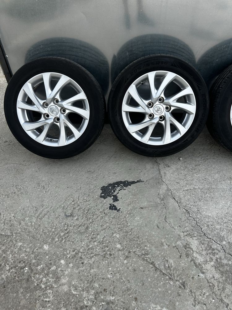 Джанти с гуми за Toyota 5x114.3 16цола