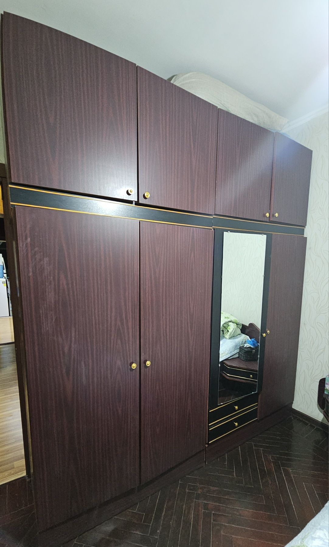 Спальный гарнитур (шкаф, тримо, кровать)