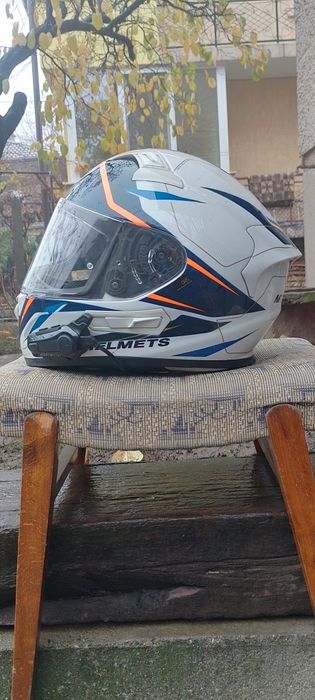 Продавам каска MT Helmets  L
