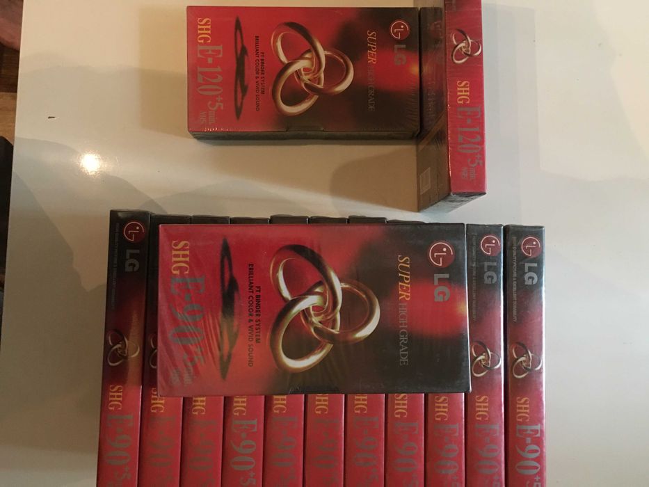Видеокассеты VHS запечатаные 14 штук