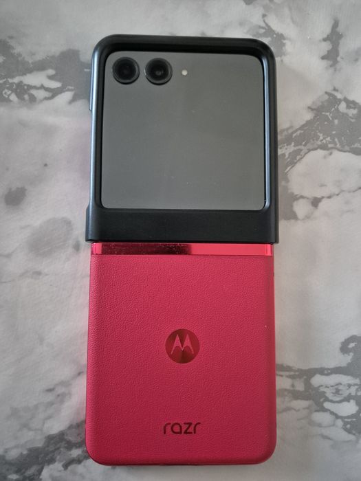 Vând Motorola razr 40 ultra 5g