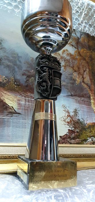 Шампионска купа посребрена с имена и инициали